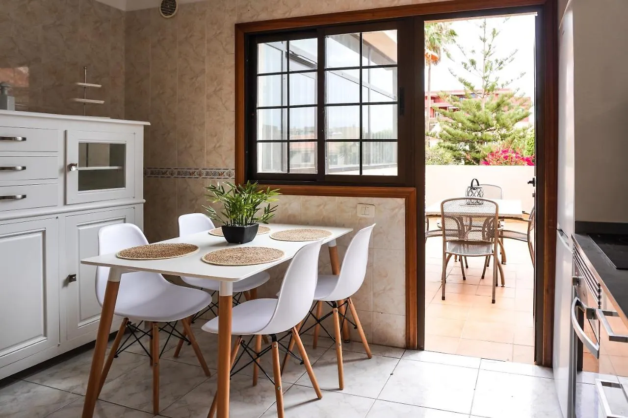 Bright House With Working Space El Medano