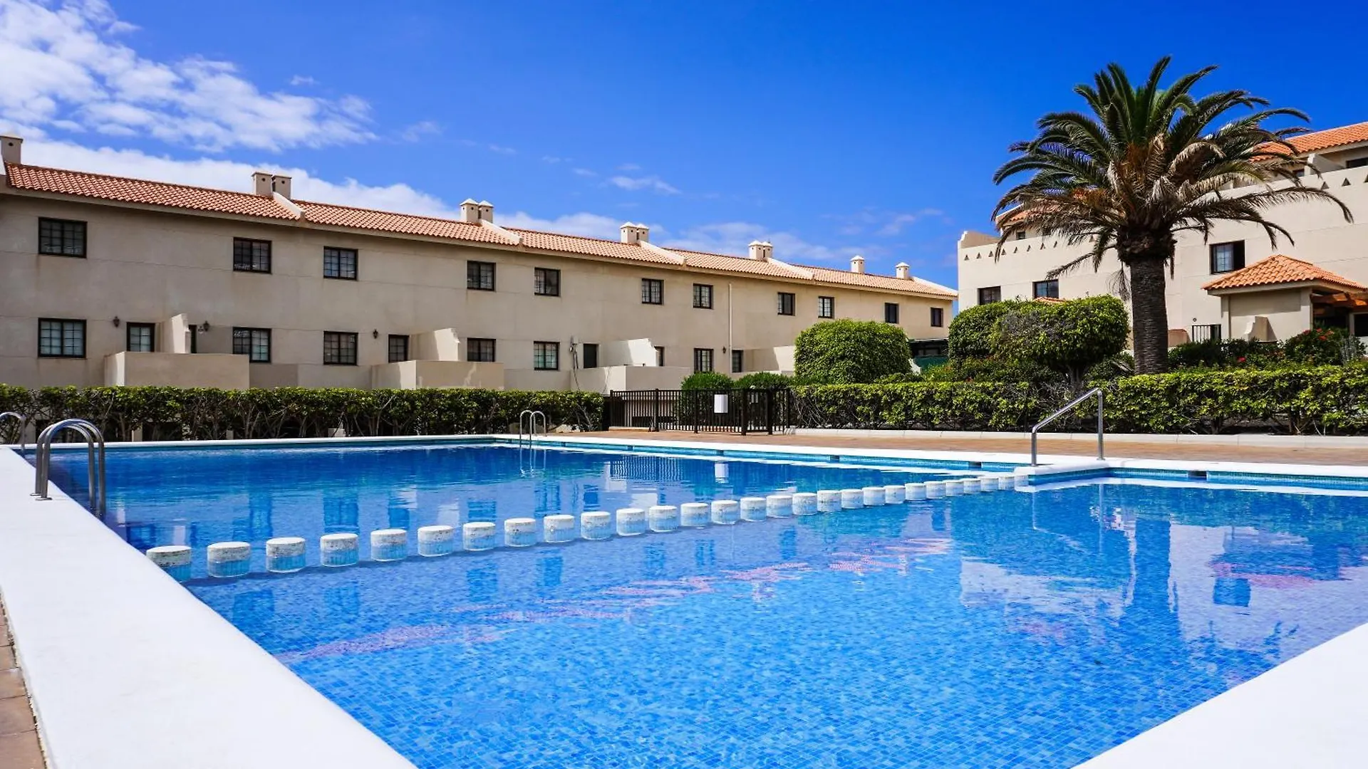 Apartment Bright House With Working Space El Medano